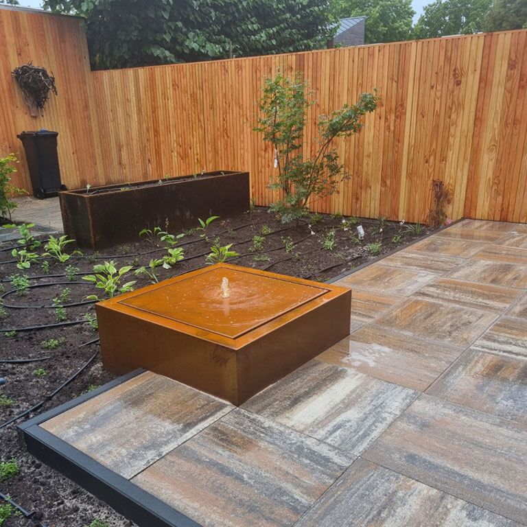 Corten-teräksinen suihkulahde 80 x 80 x 40 cm
