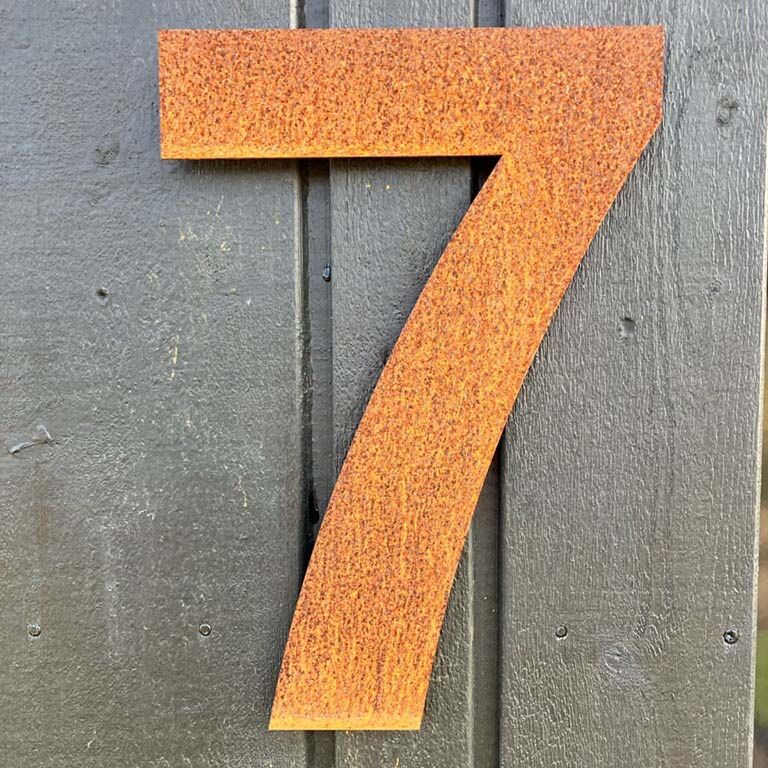 Corten-teräksinen talonumero 7 - 30 cm