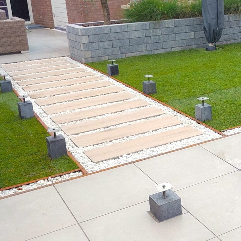 Corten-teräksinen puutarha reunus taitettu 12 cm (pituus 240 cm)