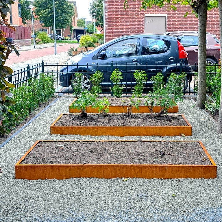 Corten-teräksinen puutarha reunus taitettu 22 cm (pituus 240 cm)