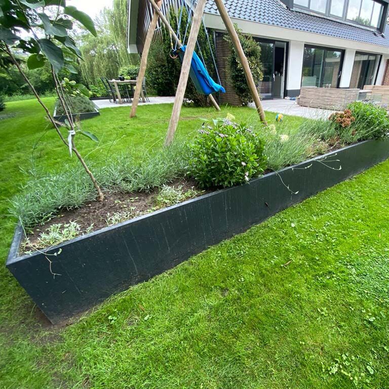 Jauhemaalipinnoitettu teräksinen tukimuuri suora 200 cm (korkeus 50 cm)