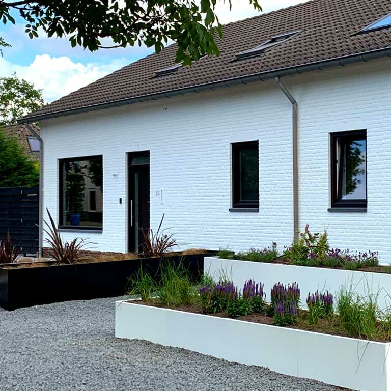Jauhemaalipinnoitettu teräksinen istutuslaatikko Texas xxl 400 x 100 cm
