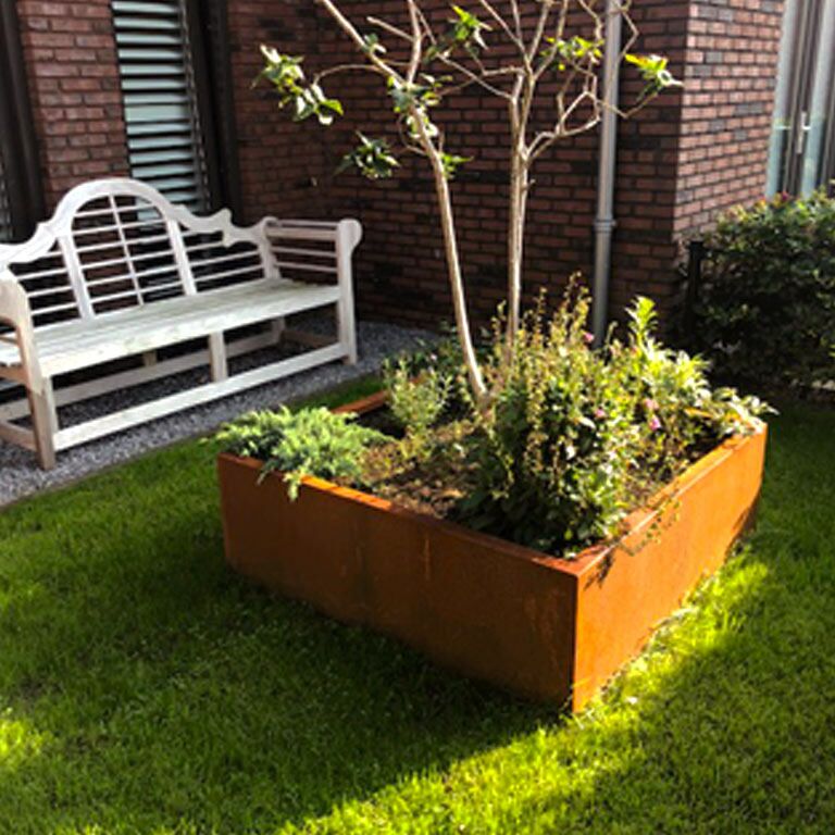 Corten-teräksinen hitsatut istutuslaatikko Montana 140 x 140 x 60 cm