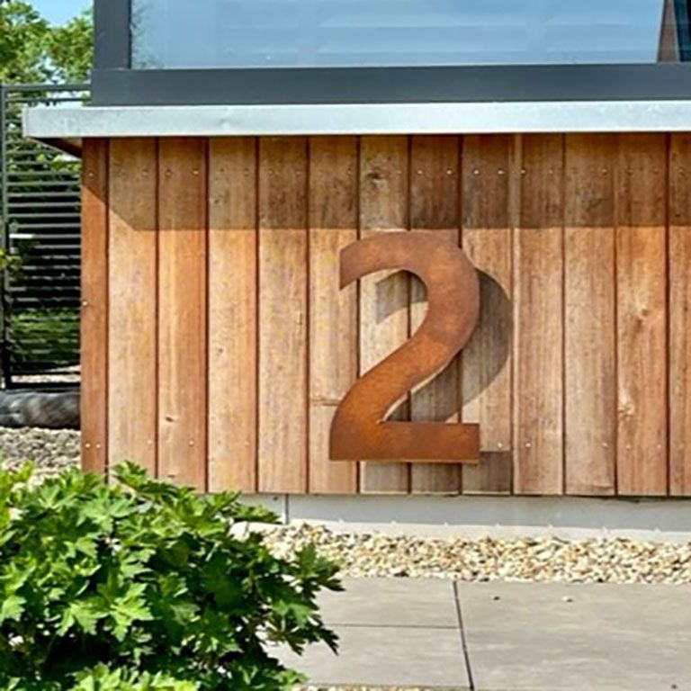 Corten-teräksinen talonumero 2 - 50 cm