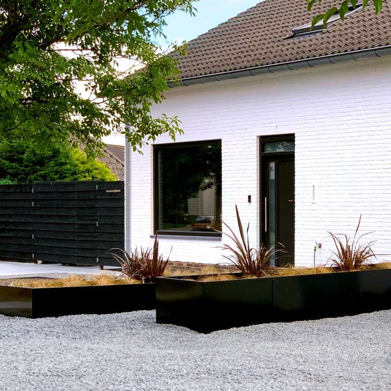 Jauhemaalipinnoitettu teräksinen istutuslaatikko Texas xxl 500 x 100 cm